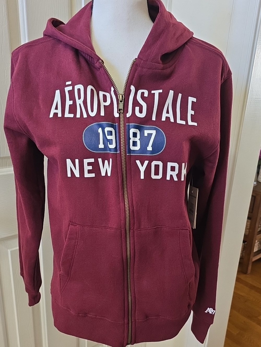 AEROSPOSTALE SIGNATURE BRAND UNISEX WINE WARM ZIPPERED HOODIE SIZE LARGE 14/16